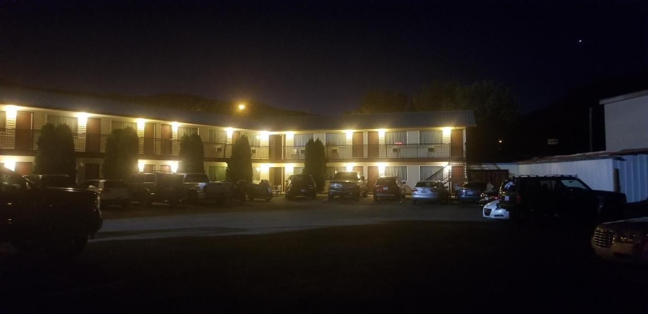 Cache Creek Inn Exteriér fotografie