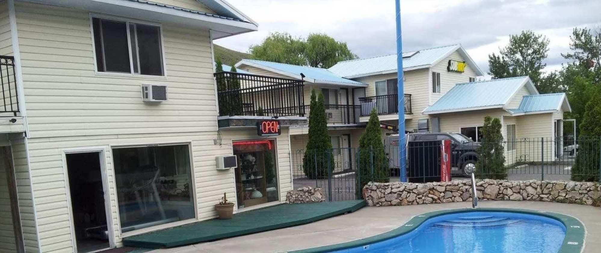 Cache Creek Inn Exteriér fotografie
